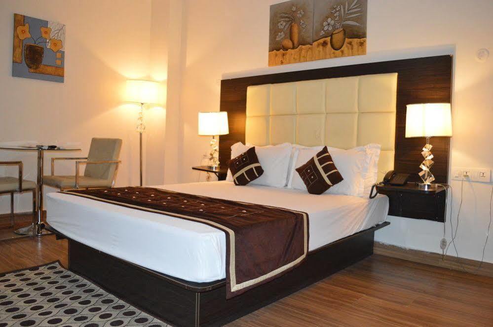 Ksr Park Hotel Hajdarabad Zewnętrze zdjęcie